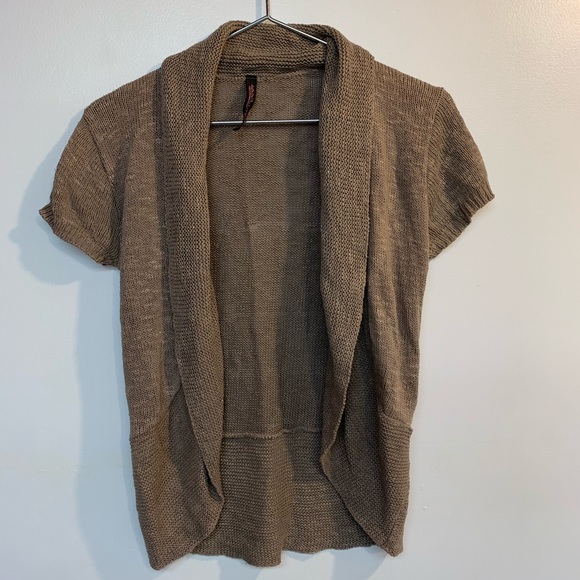 Sweaters - Tan cardigan size medium